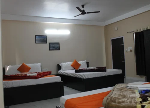 06 Bed Deluxe Room With Double Balcony